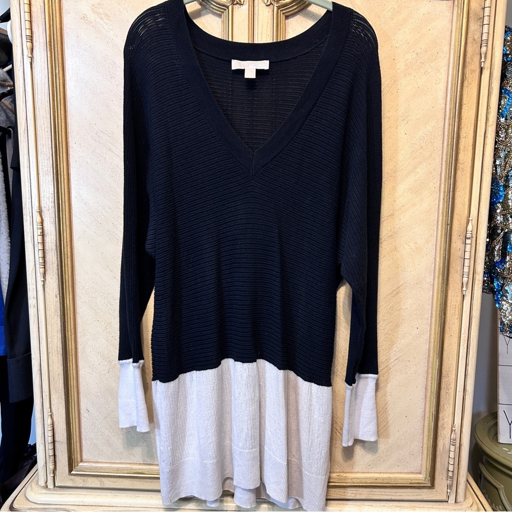 Michael Kors Black & White Colorblock Long Length Dolman Sleeve V-Neck Sweater
